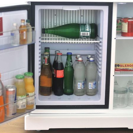 Nh Collection Plaza Santiago Otel Dış mekan fotoğraf A mini-bar