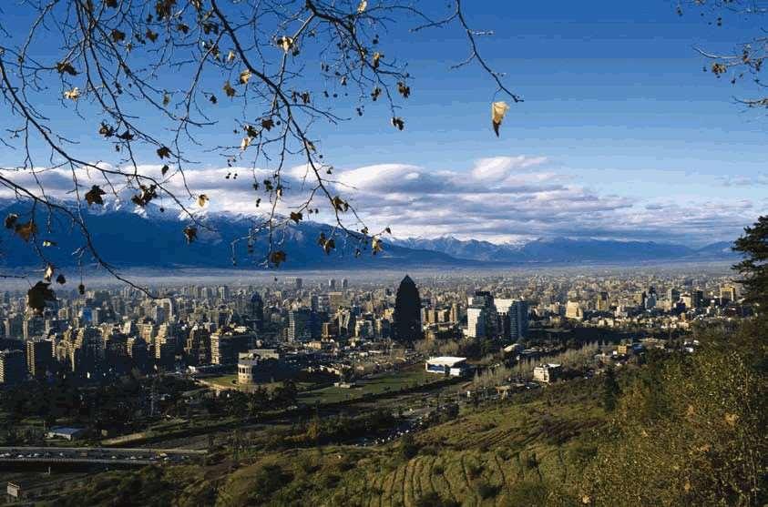 Nh Collection Plaza Santiago Otel Dış mekan fotoğraf View of Santiago skyline from the park
