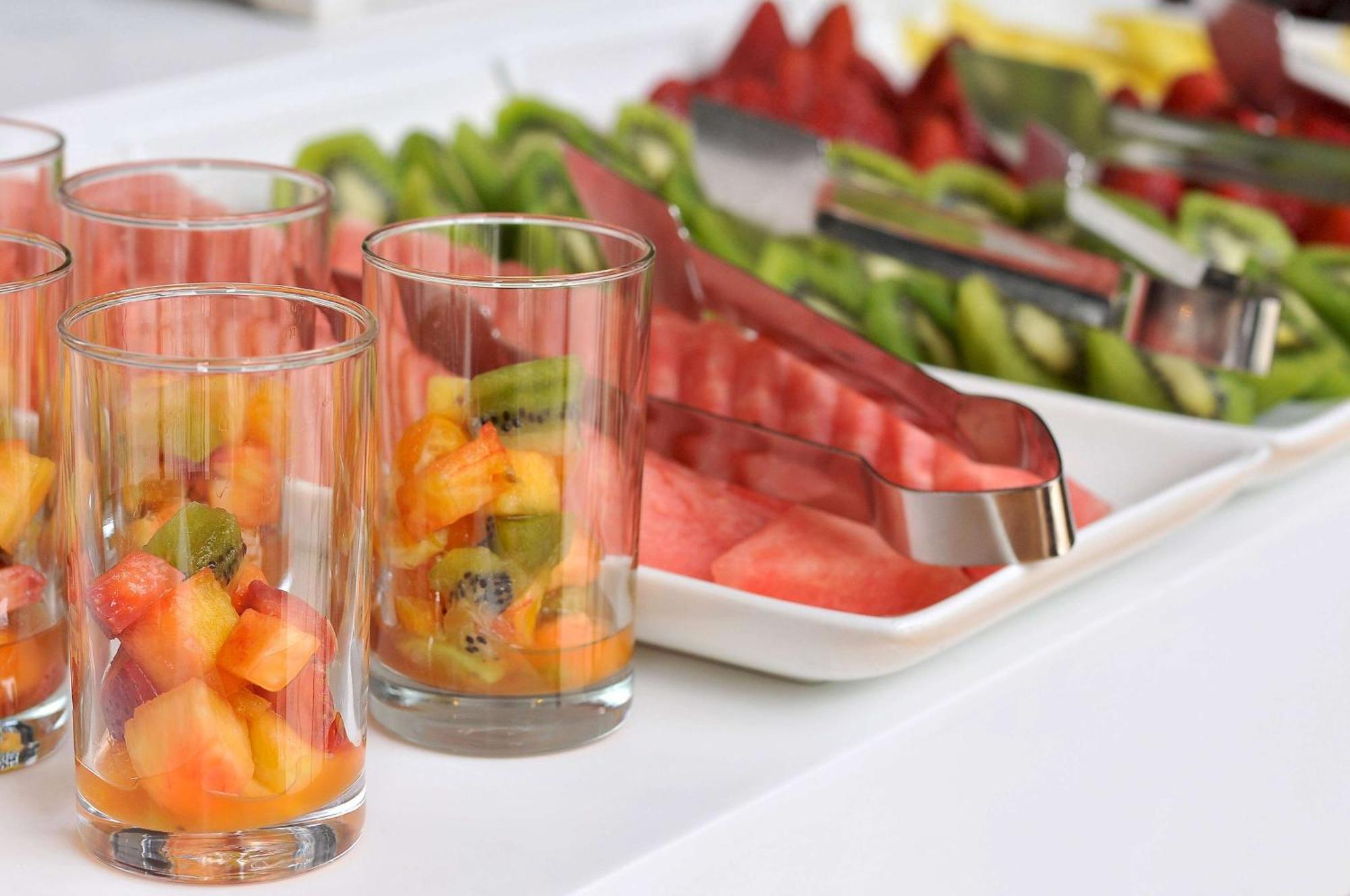 Nh Collection Plaza Santiago Otel Dış mekan fotoğraf Fruit salad