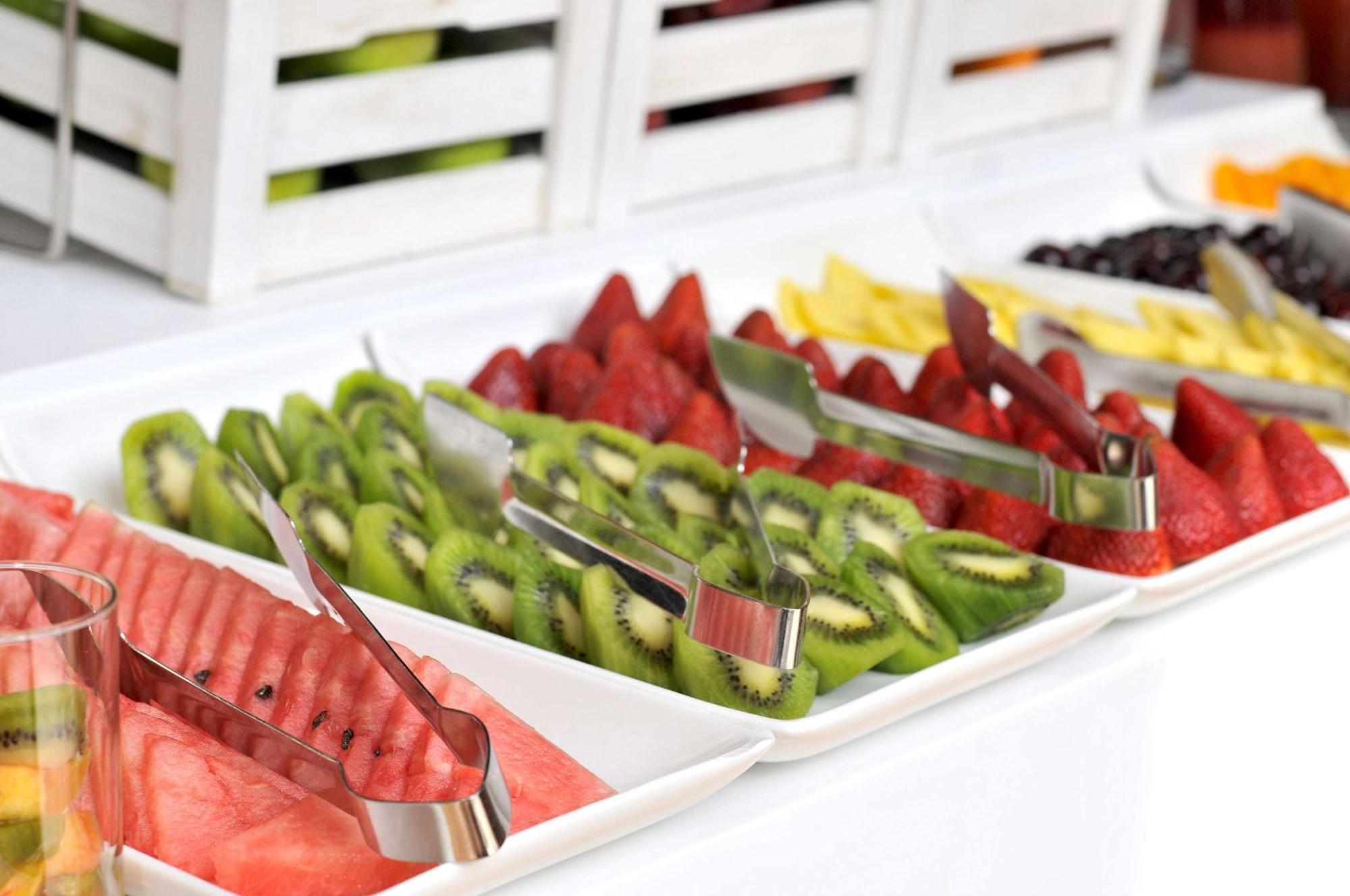 Nh Collection Plaza Santiago Otel Dış mekan fotoğraf Fruit salad