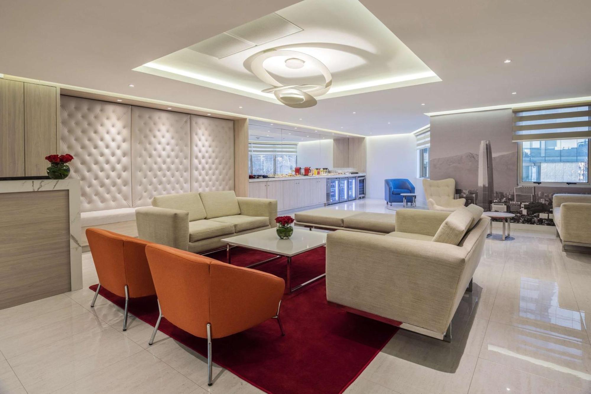 Nh Collection Plaza Santiago Otel Dış mekan fotoğraf The interior of the club