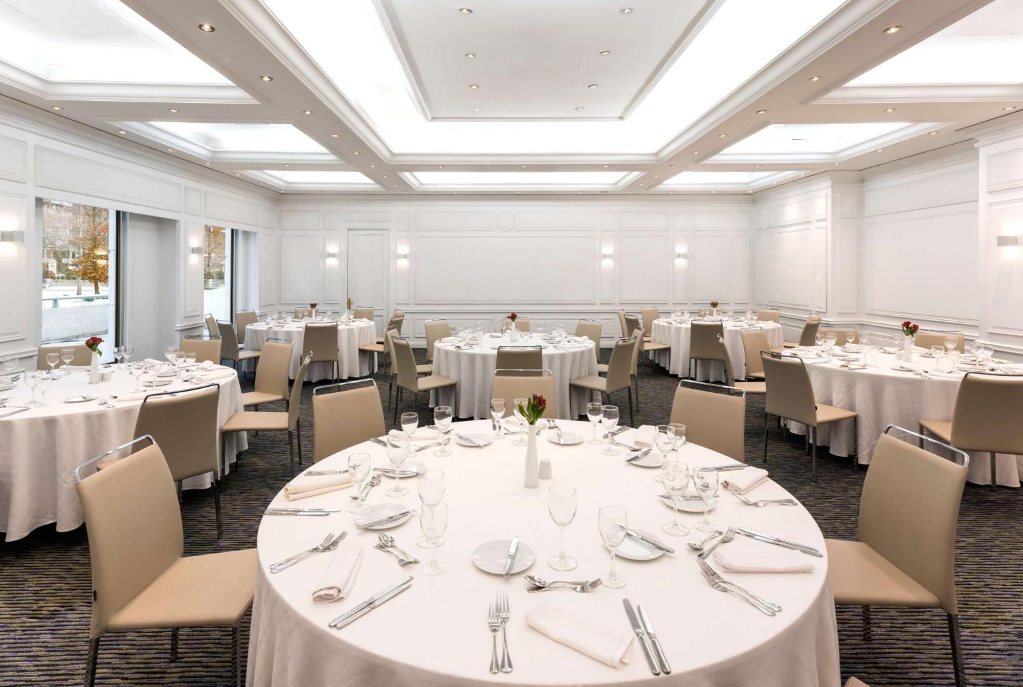 Nh Collection Plaza Santiago Otel Dış mekan fotoğraf The ballroom at The Ivy